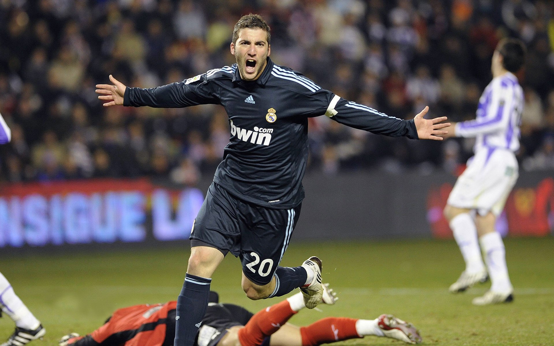 败北引爆全场！，JackeyLove意外战胜澳大利亚队再创辉煌时刻